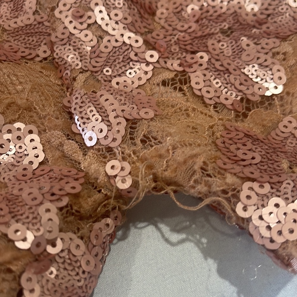 Pencil skirt and sequin top set - Picture 8 of 9